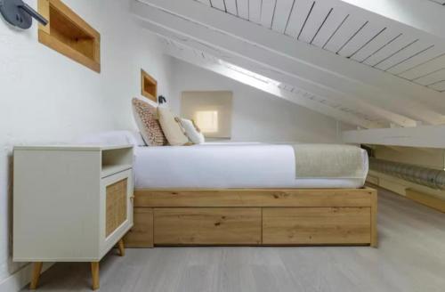 Modern Penthouse with Rooftop in Central Málaga