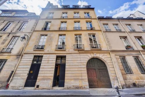 Sublime studio refait par une architecte - Marais