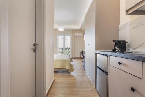 Yiannis Studio 6
