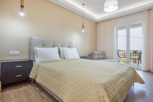 Yiannis Studio 6