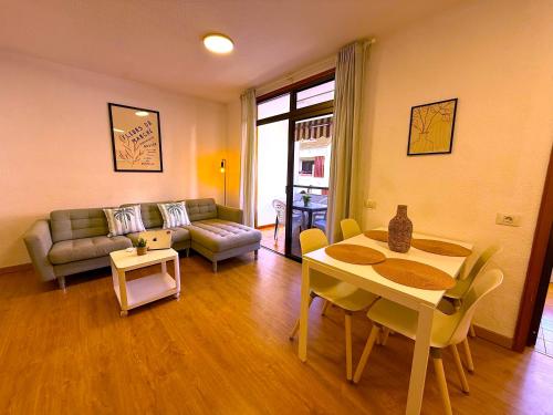 Tropicalidays Playa Las Americas 2BR Apartment