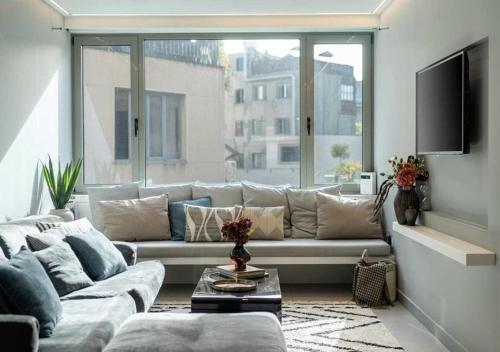 Spacious 2BR in Psirri 2Baths & Acropolis View