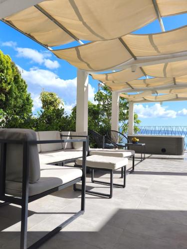 Charming Beach House with Jacuzzi Villa Vesna