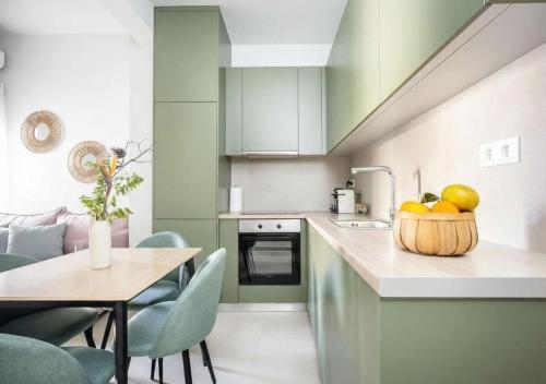Bright & Stylish 1BR with Balcony in Koukaki