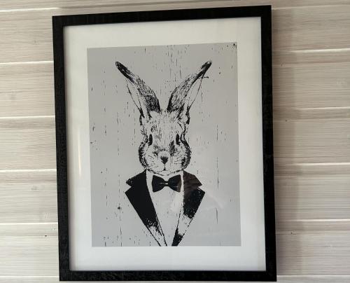 a picture of a rabbit in a tuxedo at Ferienhaus HarzHase in Harzgerode