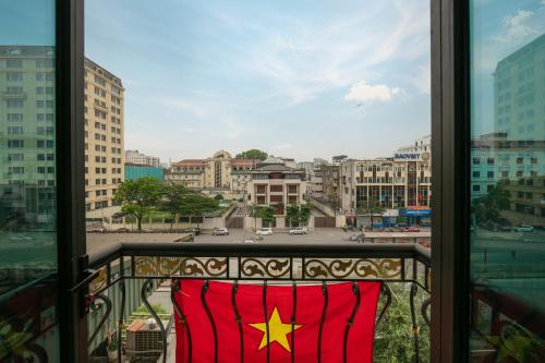 Hanoi Sail Hotel — Balcony/Terrace