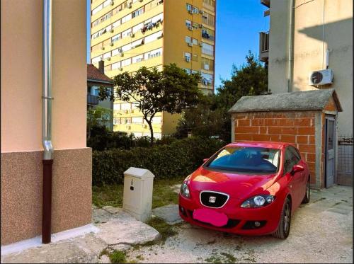 Apartman Tirkiz near Center with Free Parking