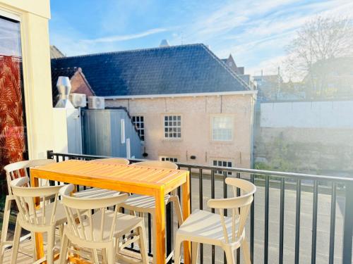 Foto De Oranjestad - In de winkelstraat 5