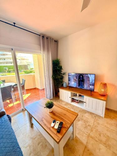 Lovely Sea and Garden View Apartment Benalbeach
