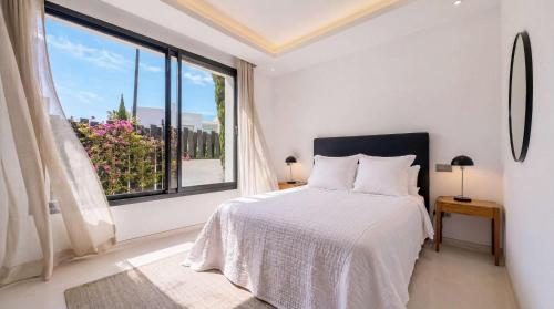 Villa Altos Puente Romano Private Pool Rooftop Jacuzzi Gym