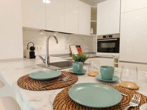 Modern 2BR Marbella Centre Pool & Terrace