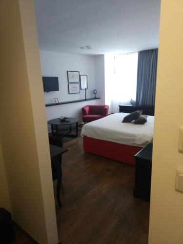 Regal Residence MK