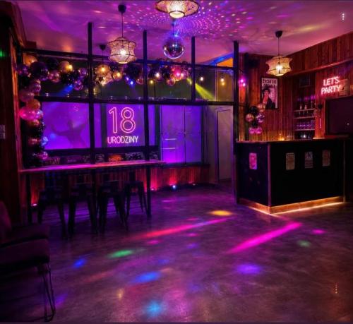 Marymont Retro loft, sala, lokal imprezy, urodziny, eventy, osiemnastki, 18