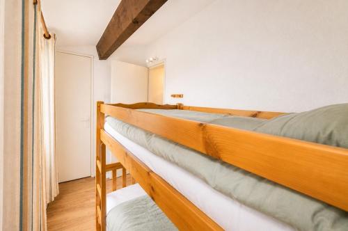 Toison d Or 2 - 5 min walk to beach, terrace and AC