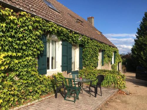 Afbeelding uit fotogalerij van Gites La Tourelle in Uxeau