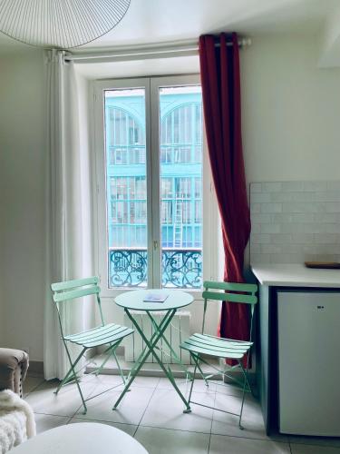 Jin's cosy apartment at Paris 10ème
