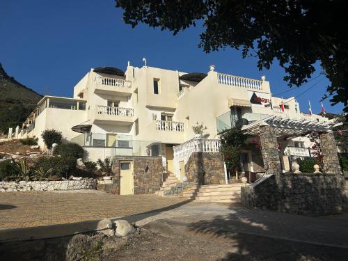 JR Villas in Korifi adults only