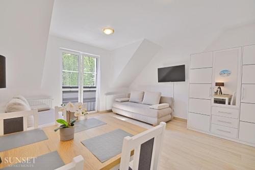 Sunset Apartments - mieszkanie z parkingiem 400m od plaży, cicha i zielona okolica