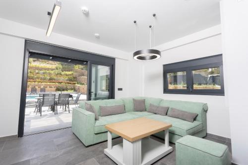 Luxury Villa Riana