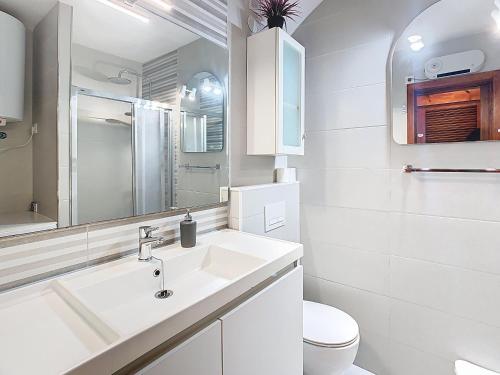 Apartamento urb La Felicidad, 200 m de la playa
