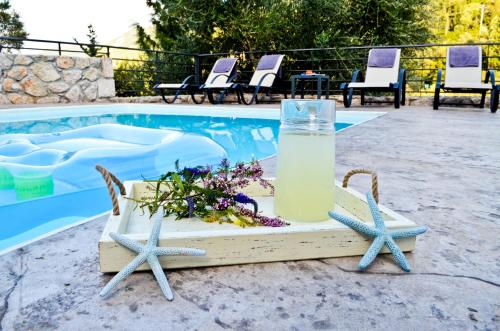 Piscina di Katerina's Village Agios Nikitas o nelle vicinanze