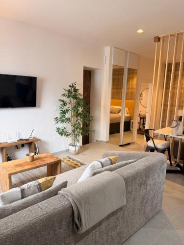 Newly renovated studio with Swimming Pool