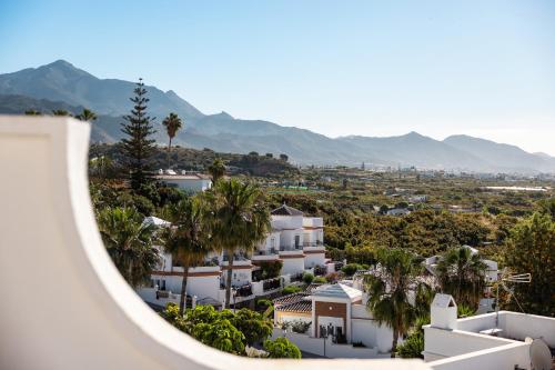 Newly renovated townhouse with sea view and pool