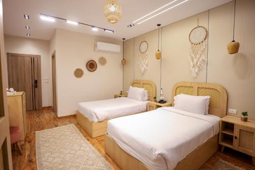 Gallery image of Zen Pyramids Luxury Villa in Ghaţāţī