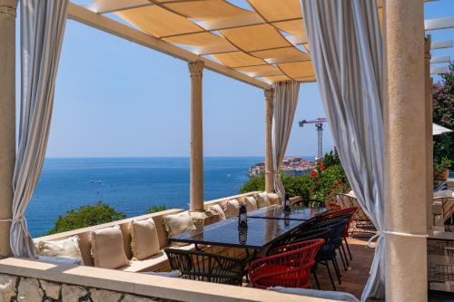 Villa Adrian