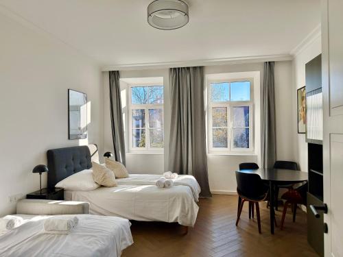 Brand New Luxury Apartment with Free Parking & AC