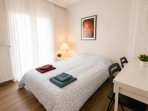 Stylish & Bright 2BR in Central Thessaloniki - Walk Everywhere - Near HELEXPO