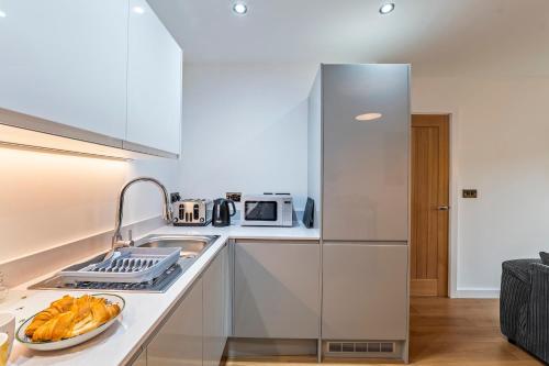 Modern 2 Bedroom Apartment City Center photo 26