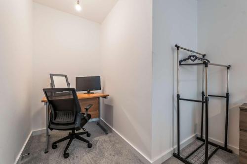 Modern 2 Bedroom Apartment City Center photo 40
