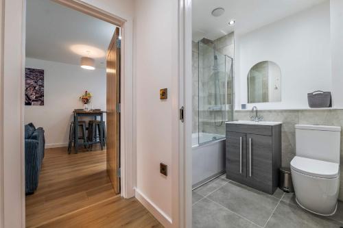 Modern 2 Bedroom Apartment City Center photo 43