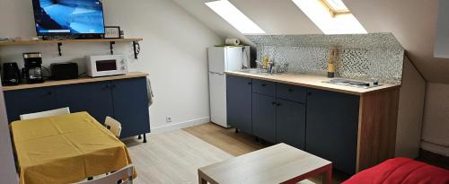 51 Jl 2D F3 RENOVE PALAIS JUSTICE 4P