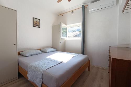 Apartments with parking space Pag - 21220