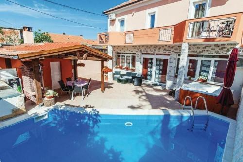 Holiday house with a swimming pool Zadar - 25271