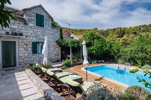 Family friendly house with a swimming pool Dol, Brac - 25954