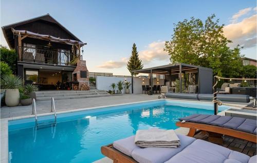 Cozy Home In Bjelovar