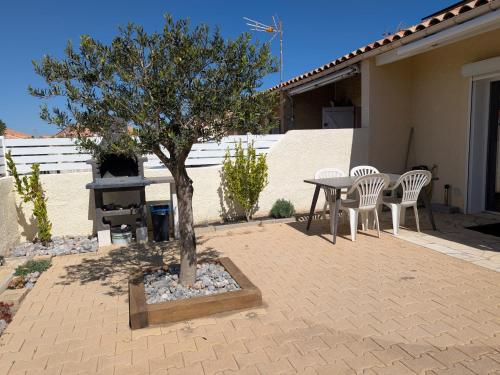 Villa T2 mezz. climatisée pour 6 pers avec WiFi, parking & proche plage - FR-1-797-43