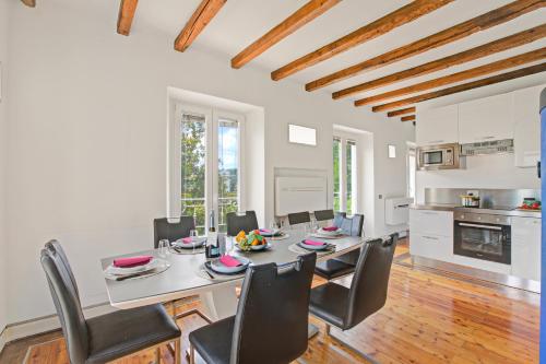 Mirador Del Lago with Lake View Balcony - Happy Rentals