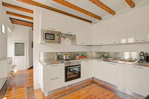 Mirador Del Lago with Lake View Balcony - Happy Rentals