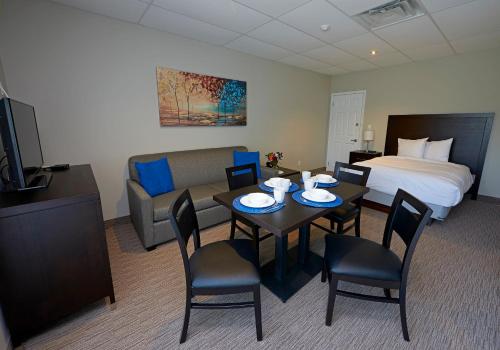 Gallery image of Wasaga Riverdocks Hotel Suites in Wasaga Beach