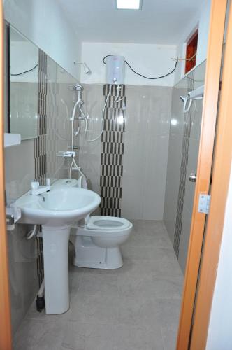 Un baño de Hotel Camorich