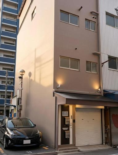 Namba Station 6 minutes, Nipponbashi Station 2 minutes, Dotonbori 9 minutes, Kuromon Market 30 seconds, 3rd floor, No elevator