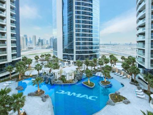 Luxurious 1 BR Hotel Apartment in Business Bay