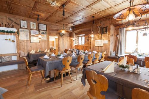 Restaurace v ubytování Gasthof zum goldenen Löwen