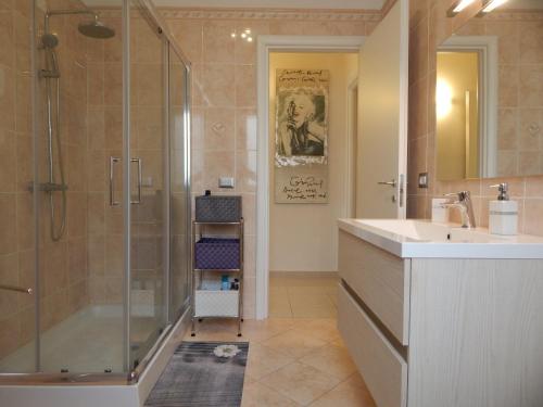 A bathroom at Villa Buenavista