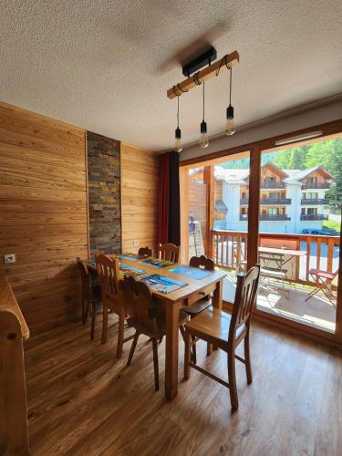 Appartement Cozy duplex aux pieds des pistes