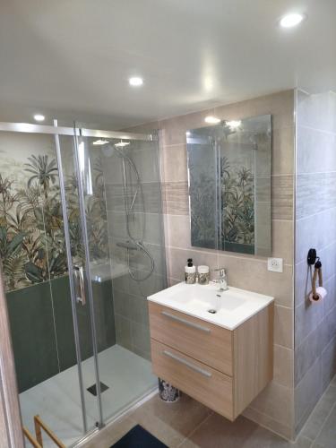 Cozy, bright, air-conditioned 2-room apartment with mezzanine & terrace